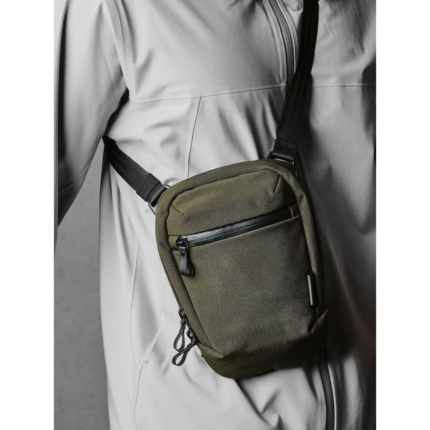 ALPAKA スリングバッグ VERTICAL SLING スリングバッグ VERTICAL SLING 2.2L ショルダーバッグ 斜め掛け