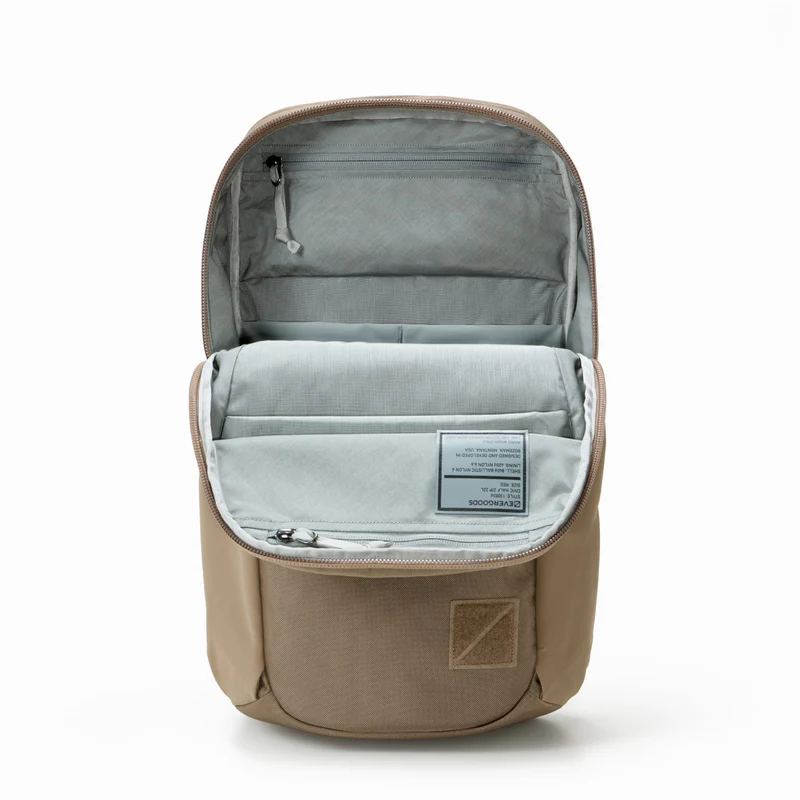 Evergoods Civic Half Zip 22L | Fossil Brown – Oribags