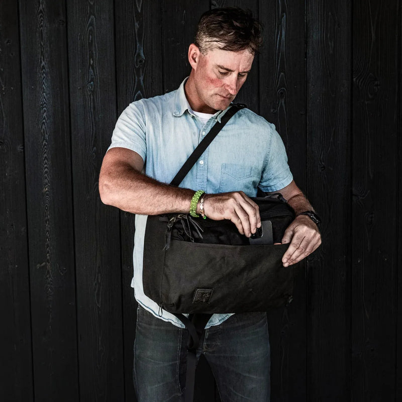 Evergoods Civic Panel Loader 24L Griffin Edition - Waxed Black