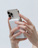 InnoStyle PowerMag Slim 10000mAh Snap and Go Magnetic Charger