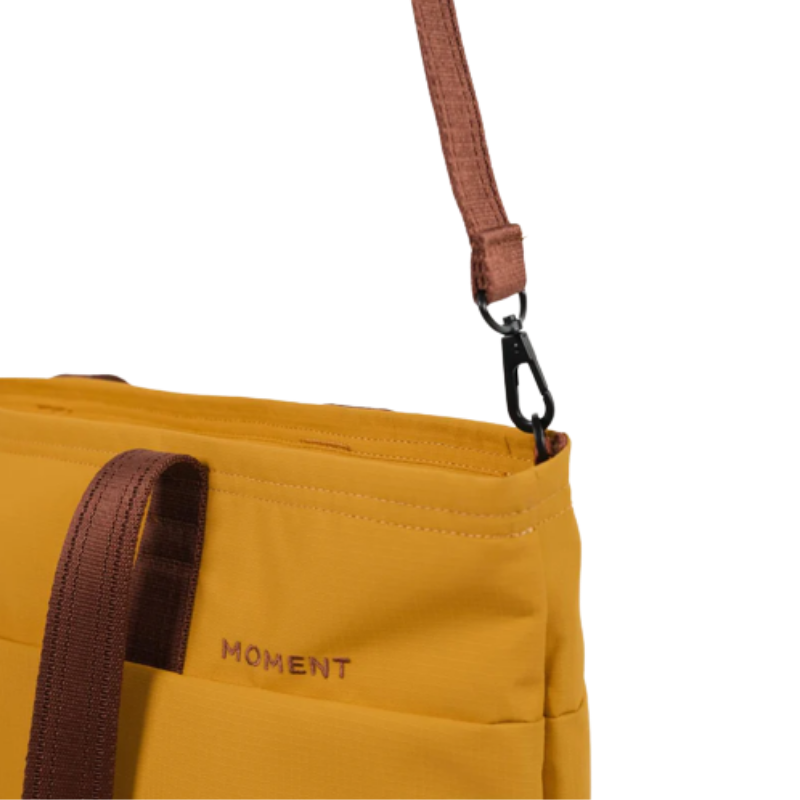 Moment Everything Tech Tote 19L - Workwear