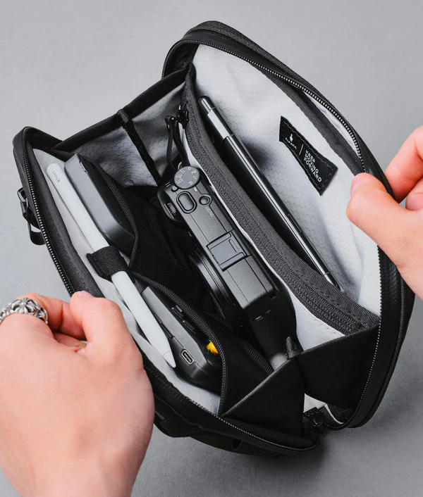Alpaka Elements Tech Case Sling Mini | Axoflux 600D