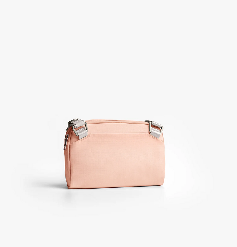 UNIQ Arden Sling Bag