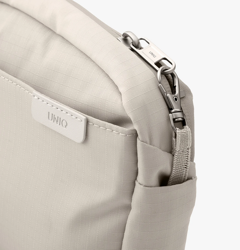 UNIQ Arden Sling Bag