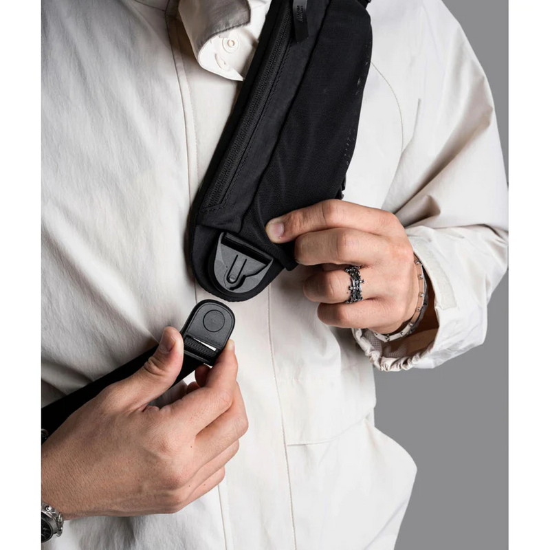 Alpaka Metro Crossbody Left Shoulder | Axoflux 210D