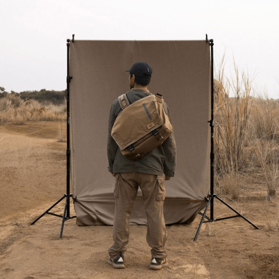 Life Behind Bars The Echelon (M) 32L Messenger - Desert - Oribags