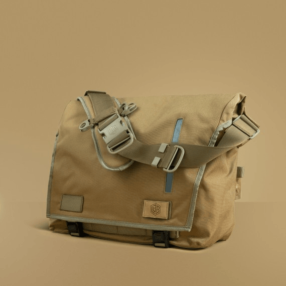 Life Behind Bars The Echelon (M) 32L Messenger - Desert - Oribags