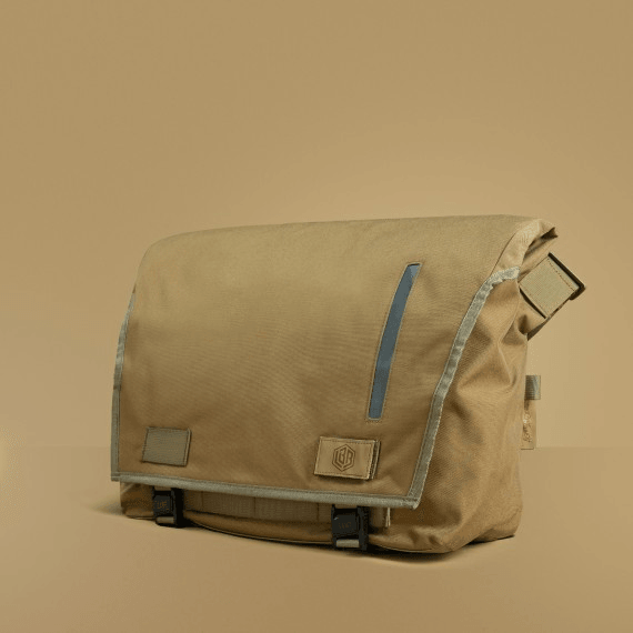 Life Behind Bars The Echelon (M) 32L Messenger - Desert - Oribags