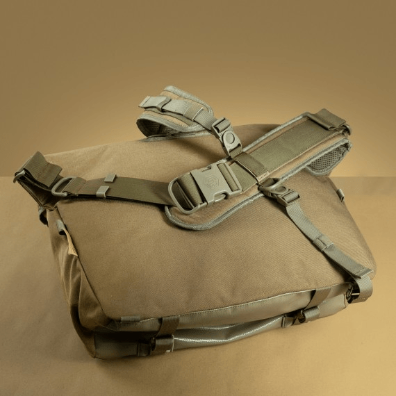 Life Behind Bars The Echelon (M) 32L Messenger - Desert - Oribags