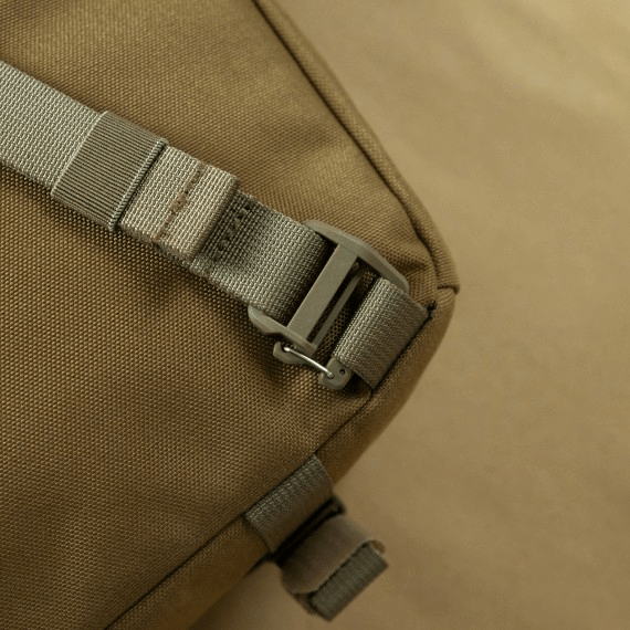 Life Behind Bars The Echelon (M) 32L Messenger - Desert - Oribags