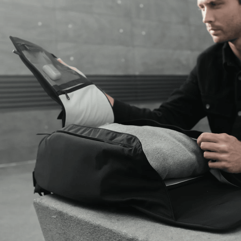 Modern Dayfarer V2 Backpack - Black - Oribags