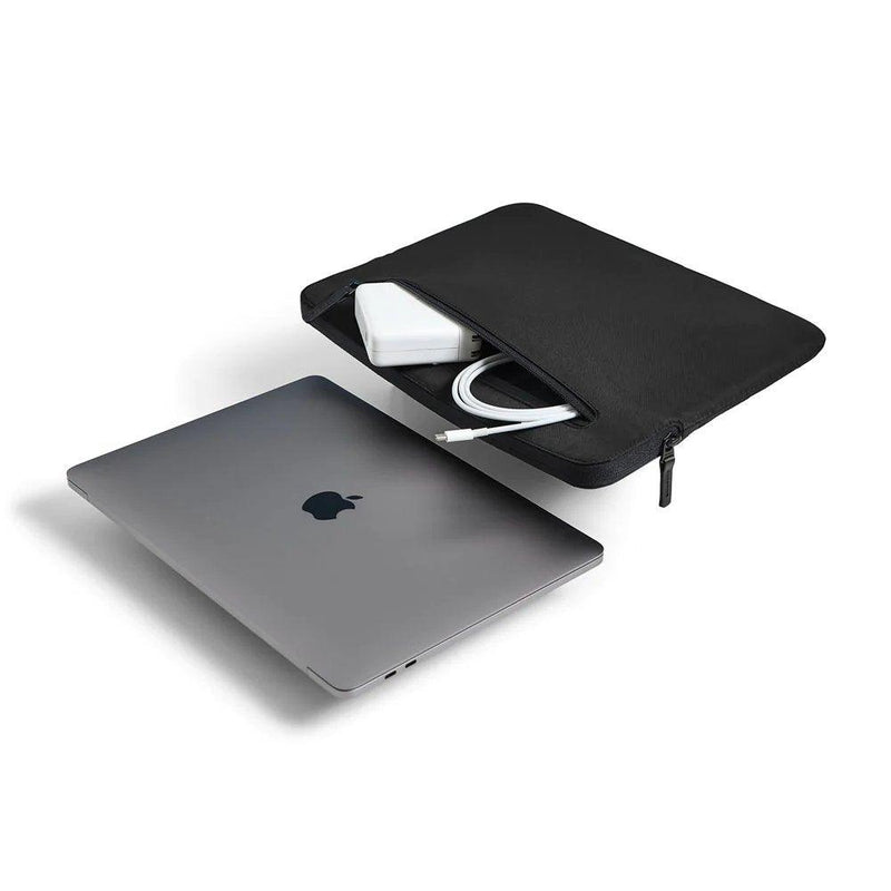 Incase Compact Sleeve with Flight Nylon for MacBook Pro (16-inch & 15-inch, 2021 - 2008) - Oribags.com