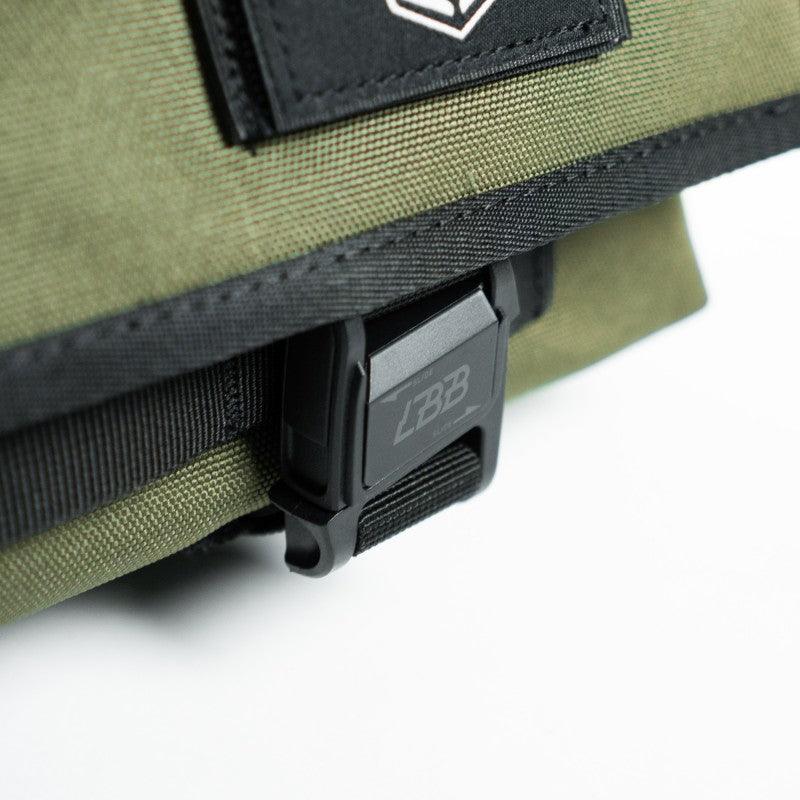 The Echelon (M) 32L Messenger - Oribags