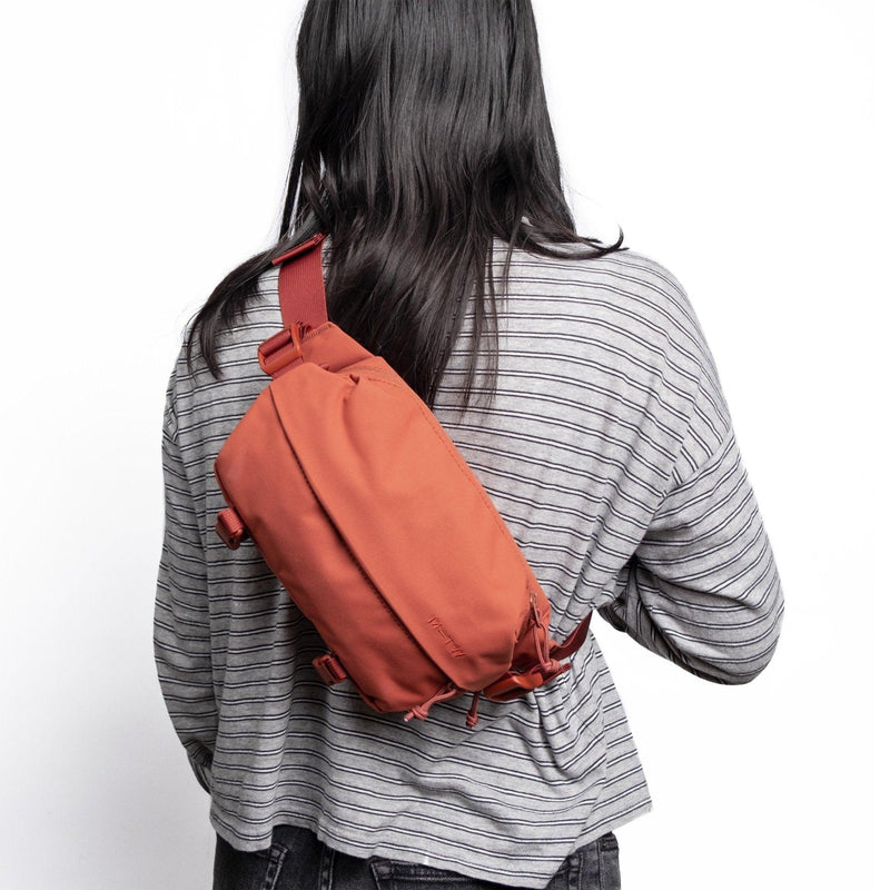 Moment MTW Fanny Sling 2L - Oribags.com